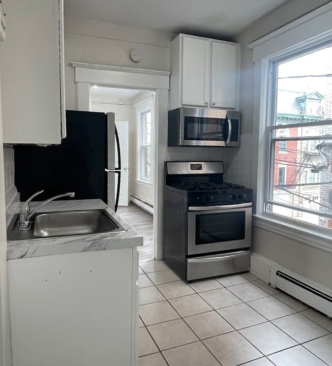1st image of 14 Hilliard Ave APT 5