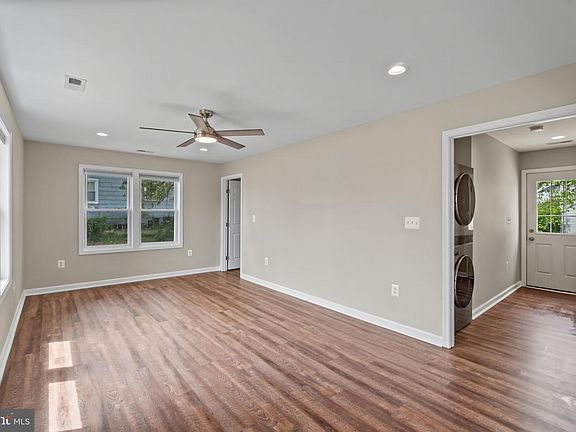 5th image of 14 Montrose Rd