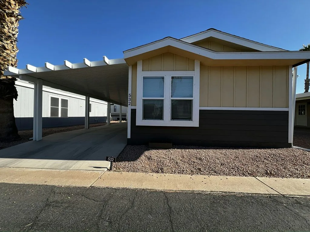 2 bed, 2.0 bath, 748 sqft, $3,646 — Photo 1