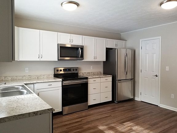 5th image of 952 Beverly Dr SW #11