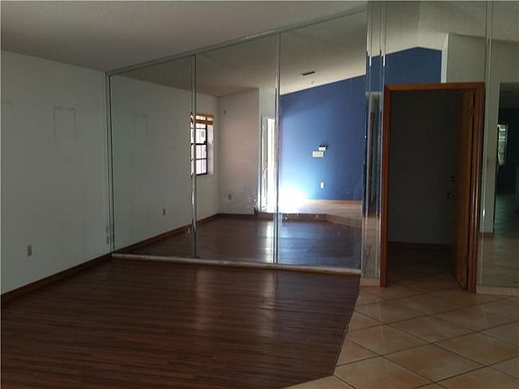 5th image of 7305 N Augusta Dr