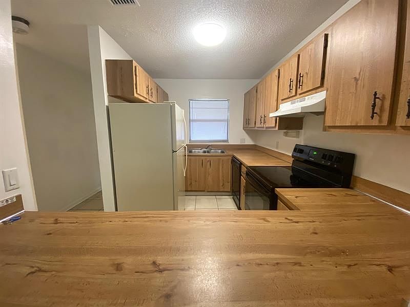 1st image of 496 Glenwood Dr #496