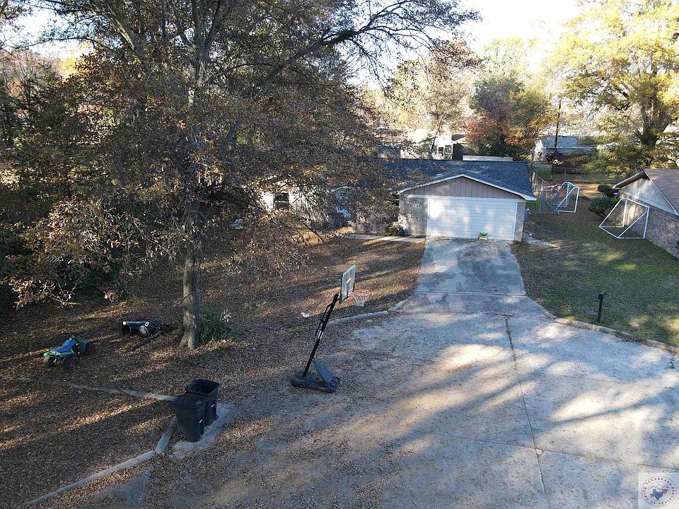 1st image of 1 Green Oaks Pl
