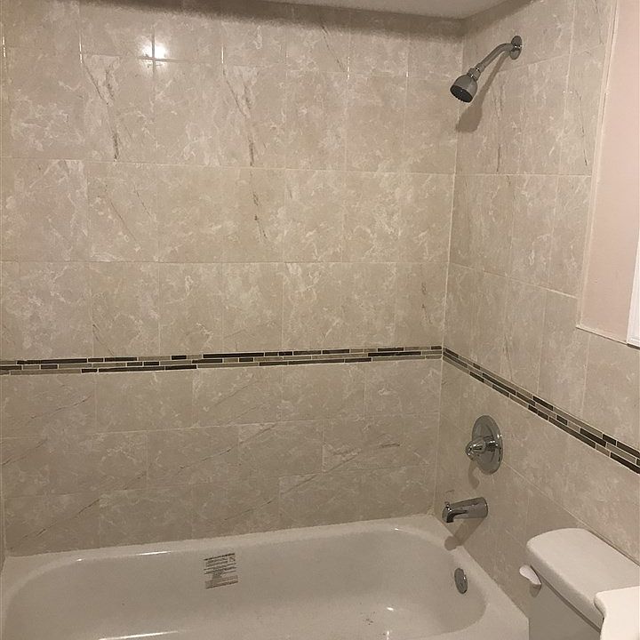 2nd image of 139 Linnett St #1