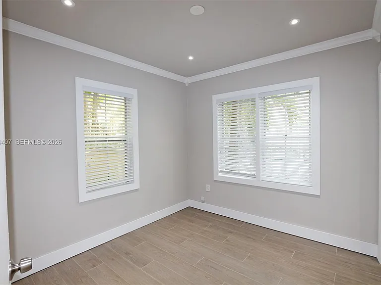 3375 Franklin Ave #D — Photo 10