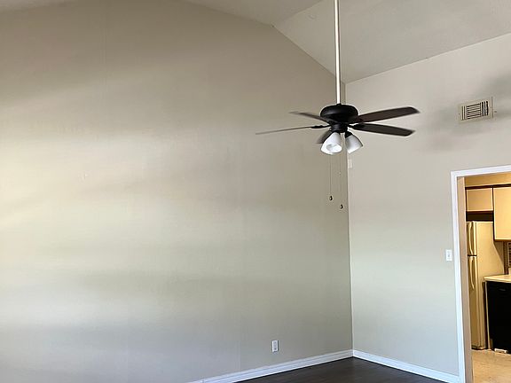 2nd image of 205 N Ormsby St #2