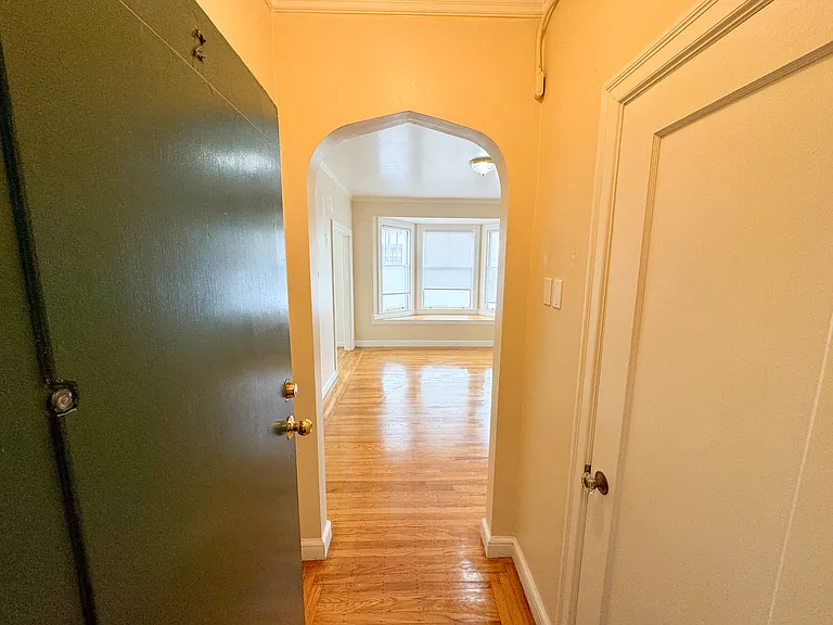 2495 Sutter St #2 — Photo 2