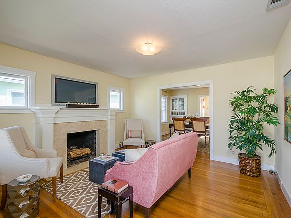 2nd image of 1533 33rd St