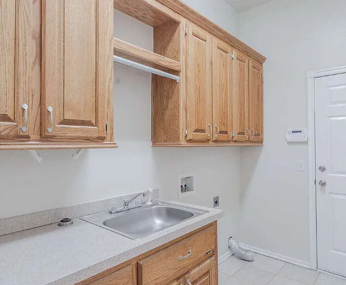 501 Madeline Ln — Photo 33