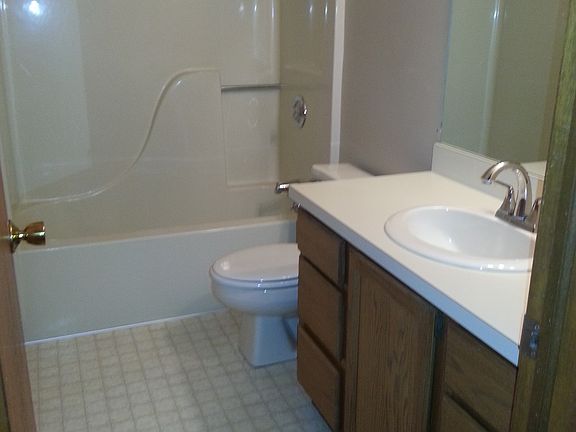 5th image of 360 Berkshire Dr
