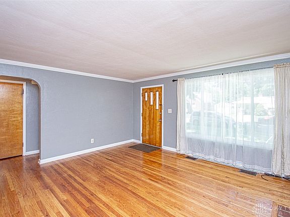 5th image of 2716 Oakley Ave