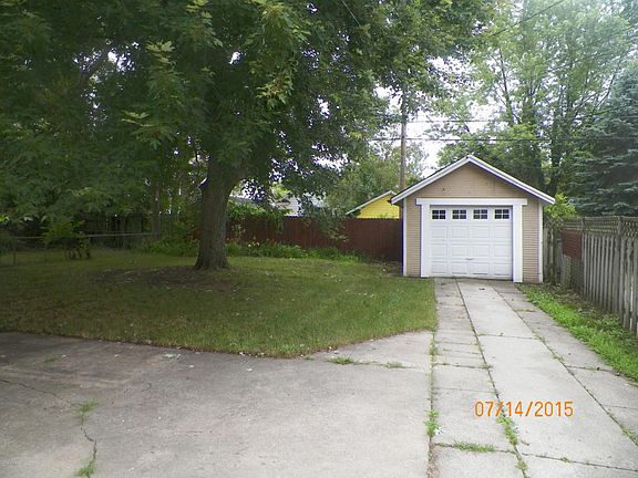 4th image of 200 W 14th St