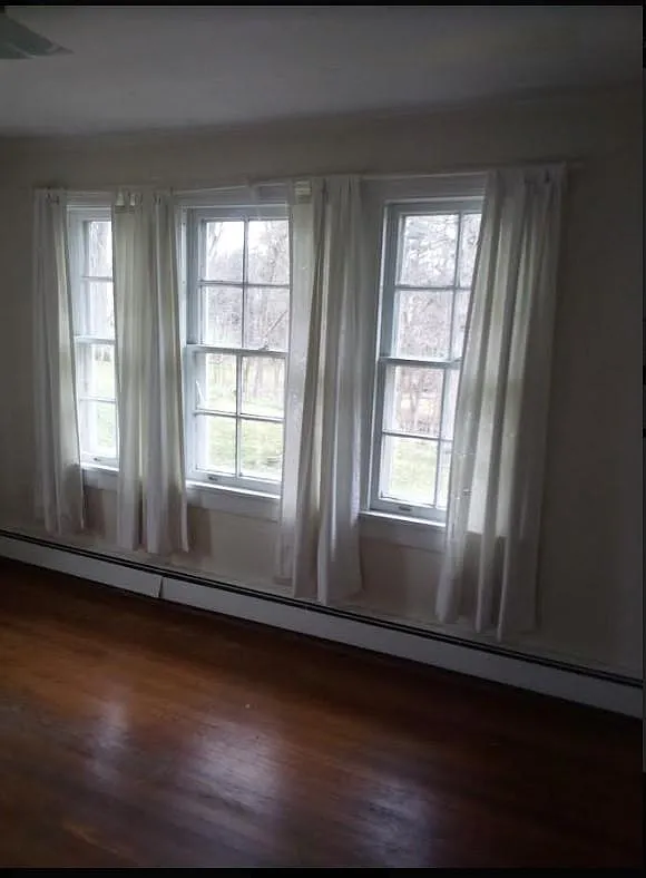 3 bed, 1900 sqft, $2,100 — Photo 3