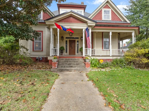 1017 College St, Columbus, MS 39701