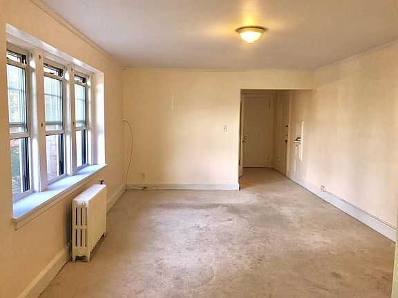5th image of 195 Thomas Burgin Pkwy Unit 207