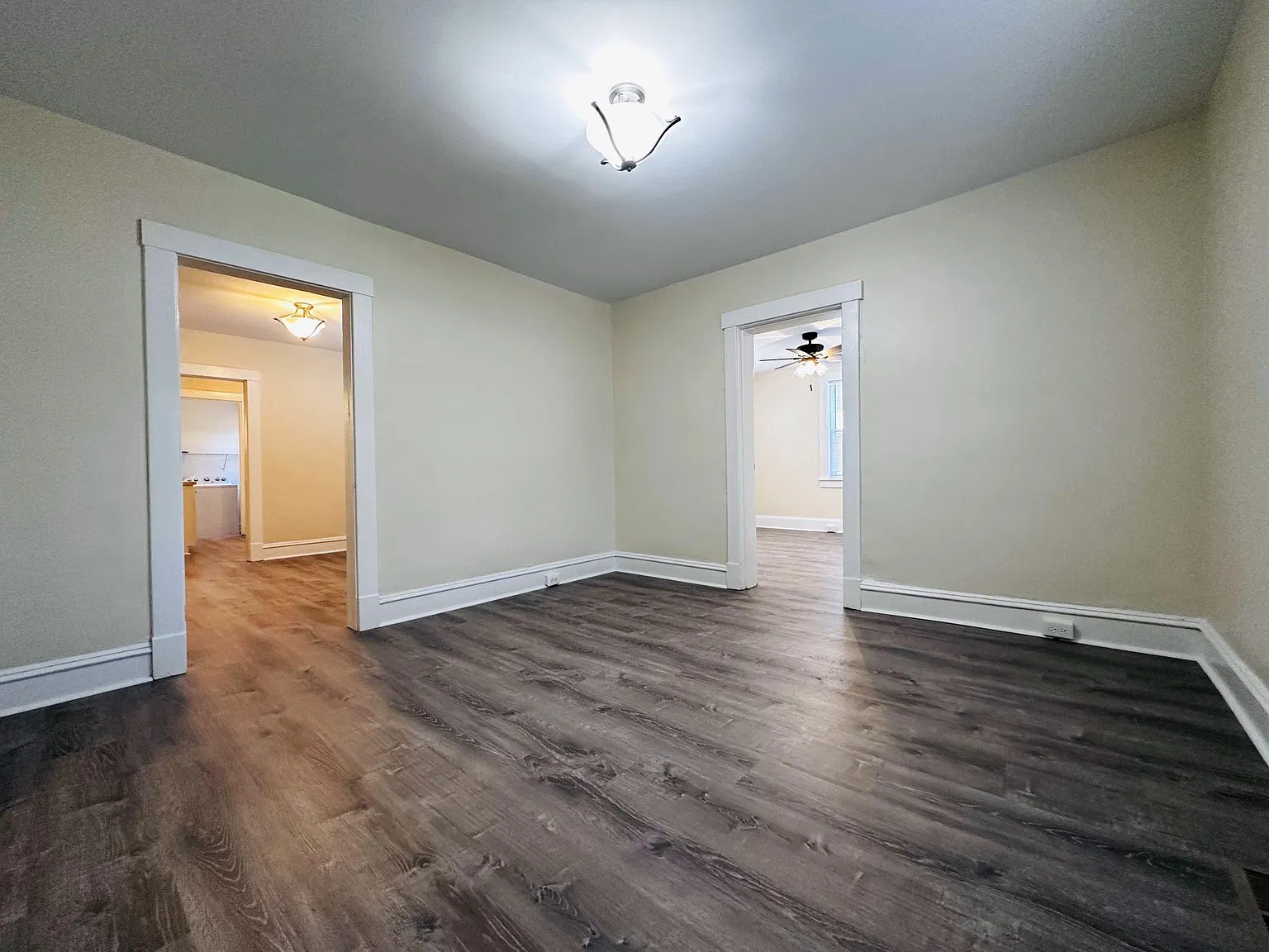 2 bed, 700 sqft, $1,250 — Photo 1