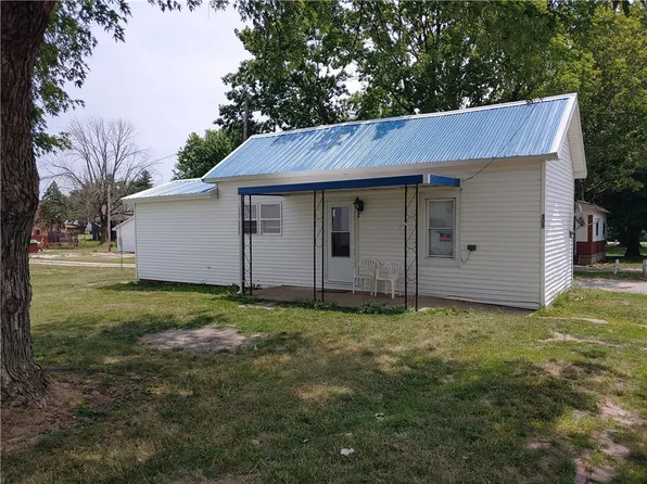 305 Oak St, Vermilion, IL 61955