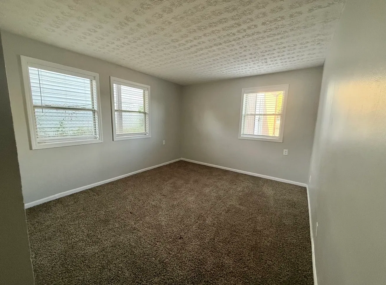1 bed, 950 sqft, $795 — Photo 2