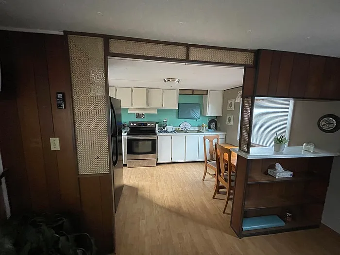 2 bed, 1.0 bath, $730 — Photo 2