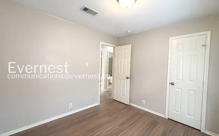 11711 Greenglen Dr — Photo 13