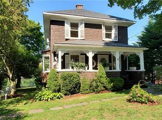 5 Harbor Ln, New Rochelle, NY 10805