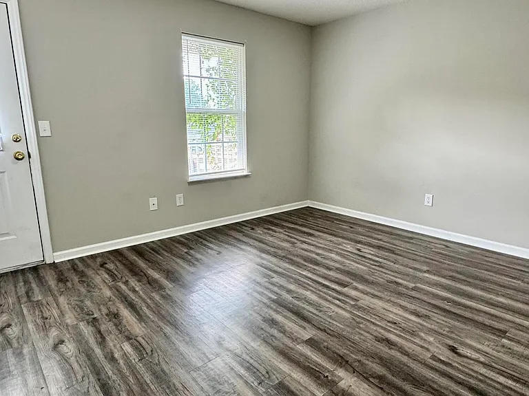 1247 Westpointe Dr #7 — Photo 9
