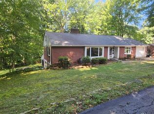 13 Grant Rd, Ellwood City, PA 16117