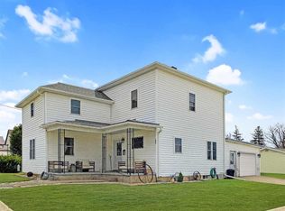 302 Chestnut St, Monona, IA 52159