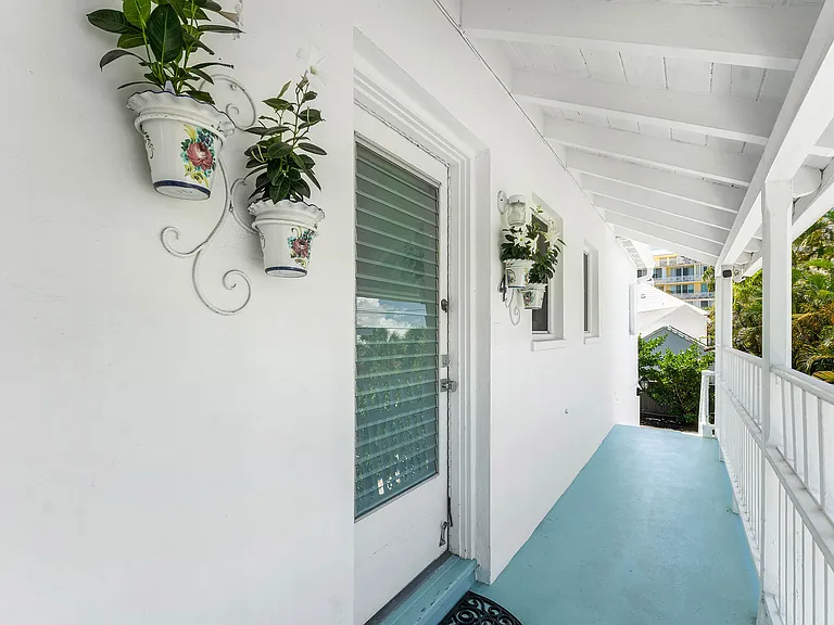 424 Chilean Ave #4 — Photo 9