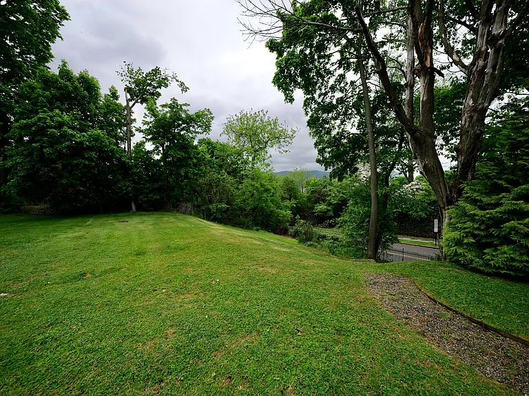 4 Grand St #1 — Photo 26