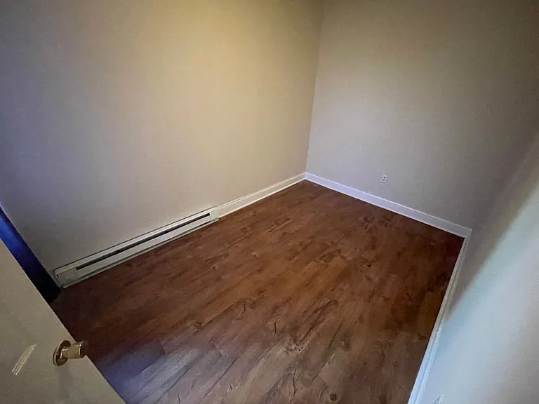 162 N Robinson St — Photo 9