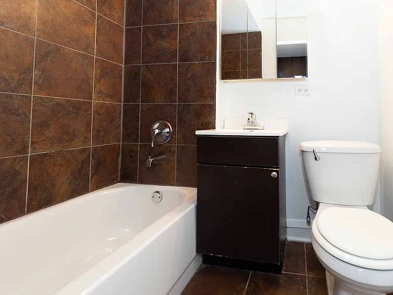424 W. Diversey — Photo 14