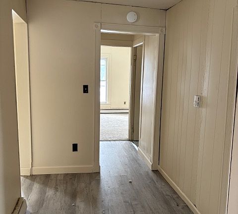 2nd image of 1004 1/2 E Bowman St #1/2