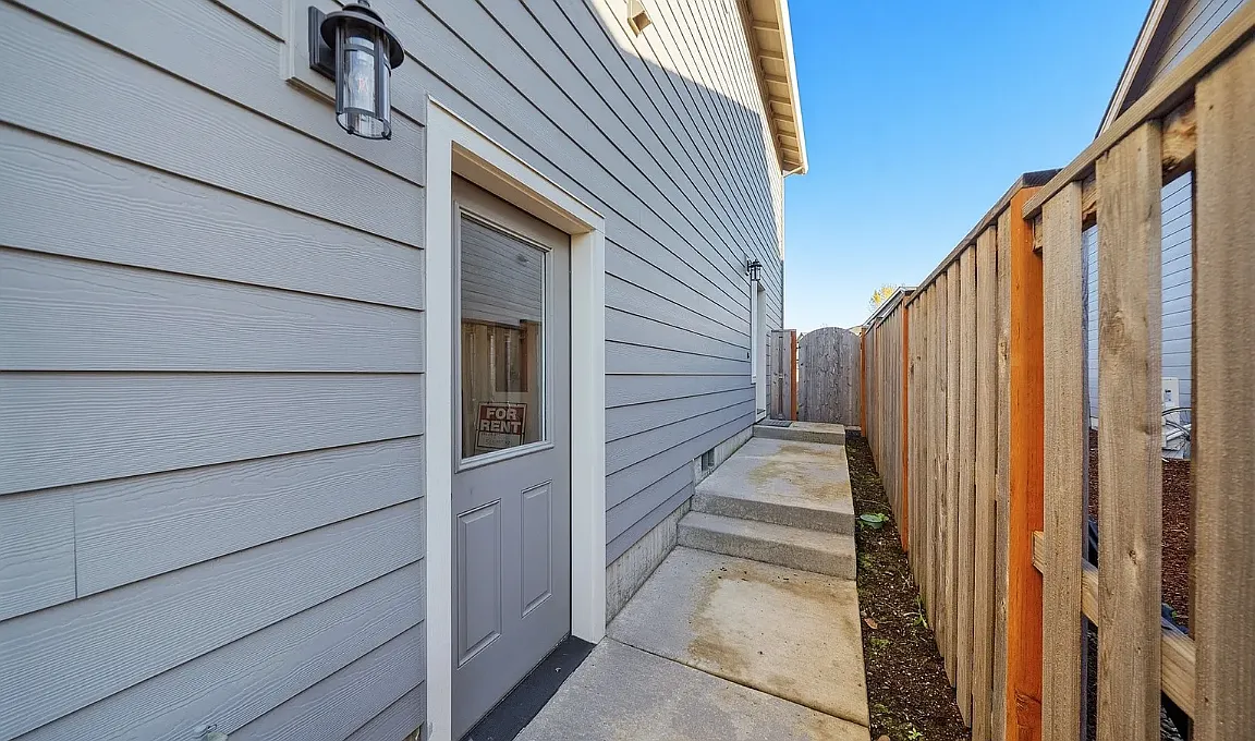 2 bed, 1000 sqft, $2,000 — Photo 3