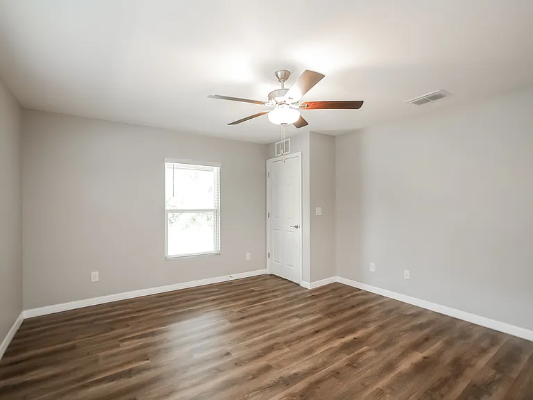 258 Dorman St — Photo 12