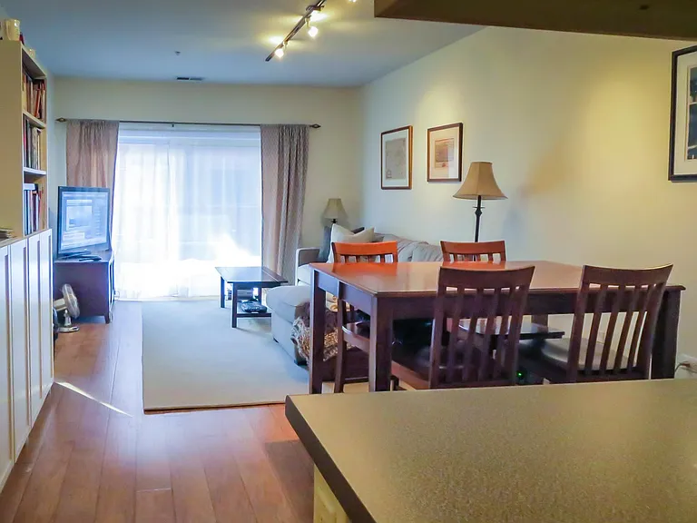 1236 Chicago Ave #301 — Photo 8