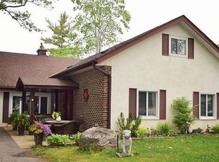 2082 River Rd W, Wasaga Beach, ON L9Z 2V8