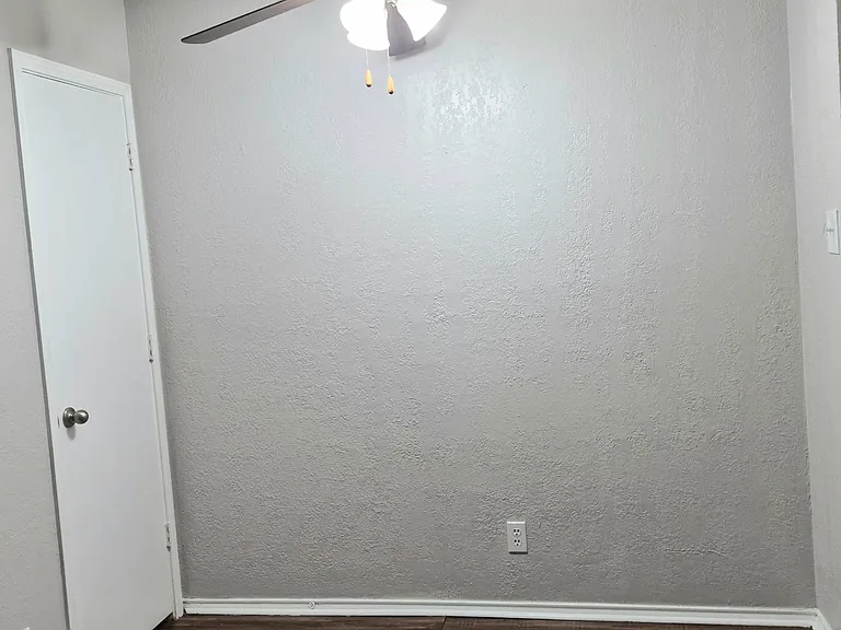 406 Matt Ln — Photo 12