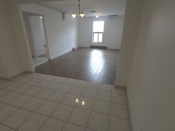 5th image of 10055 Keele St #202