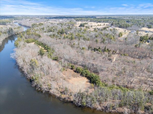 6 High Point Drive, Saco, ME 04072