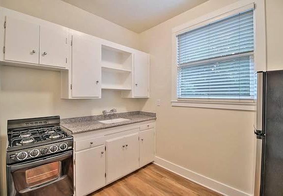 4th image of 14 W Main St APT 9