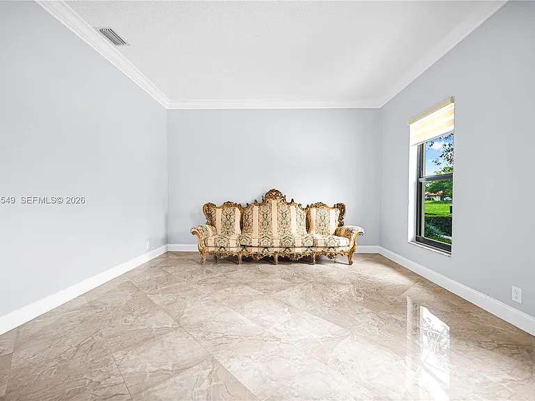 1067 SW 92nd Ave — Photo 5