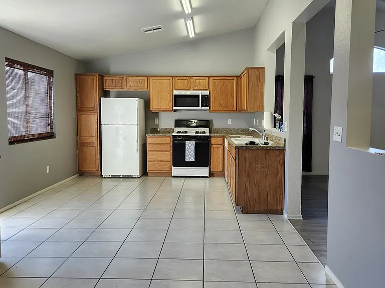 827 Harp Way — Photo 6