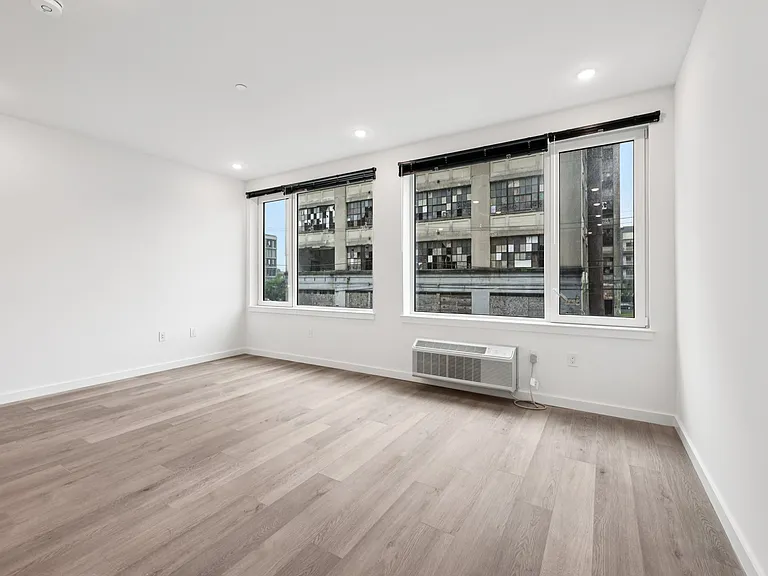 130 Monitor Street — Photo 15