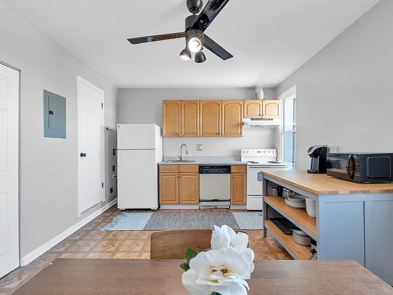 810 Broadway #4 — Photo 10