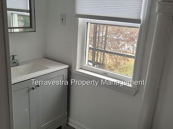 5th image of 14-16 Chestnut St #16-C