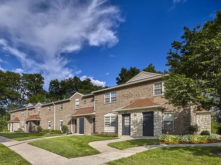 Willowyck Apartments Exterior
