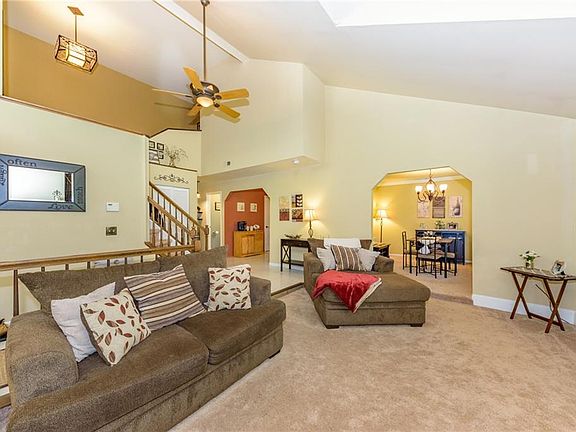 5th image of 2202 Buckingham Cir #100