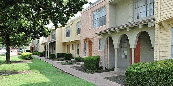 Garland Oaks Apartments — Photo 2