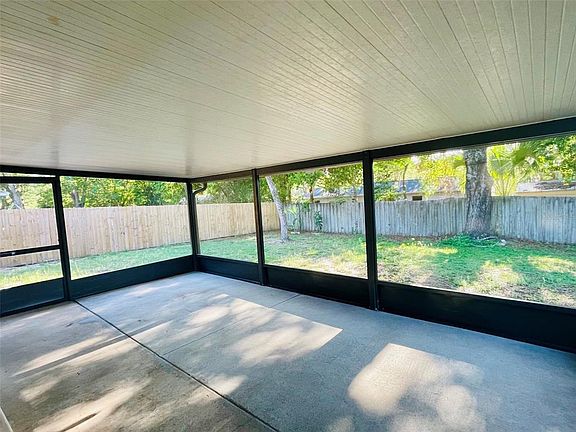 5th image of 3110 NE 25TH AVENUE